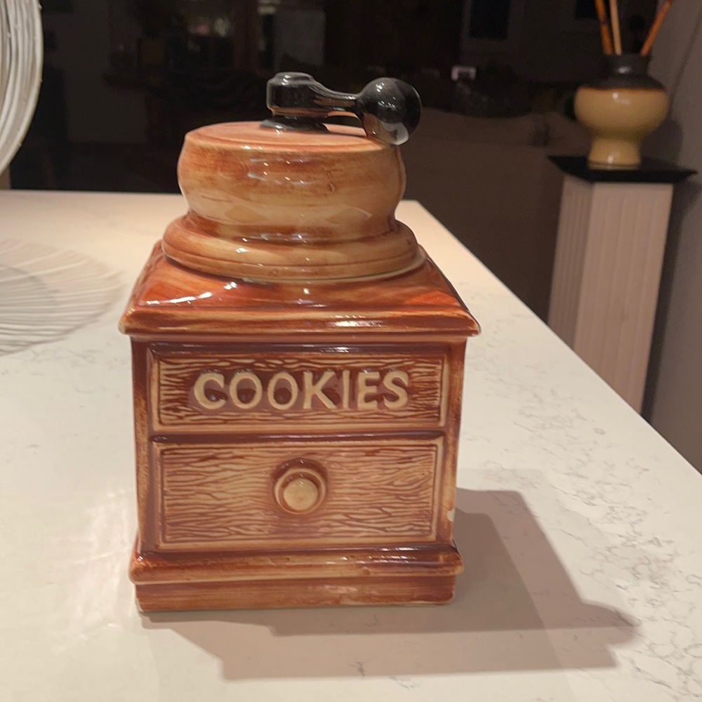 McCoy Rae cookie jar